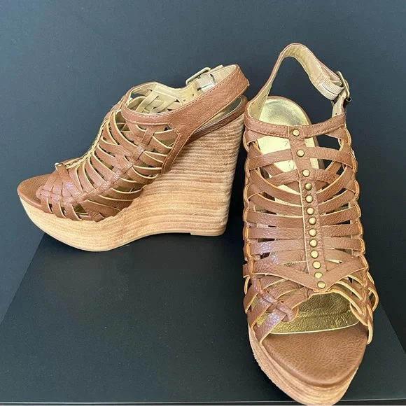 BAKERS “Rylan” Platform Sandal - Picture 5 of 6